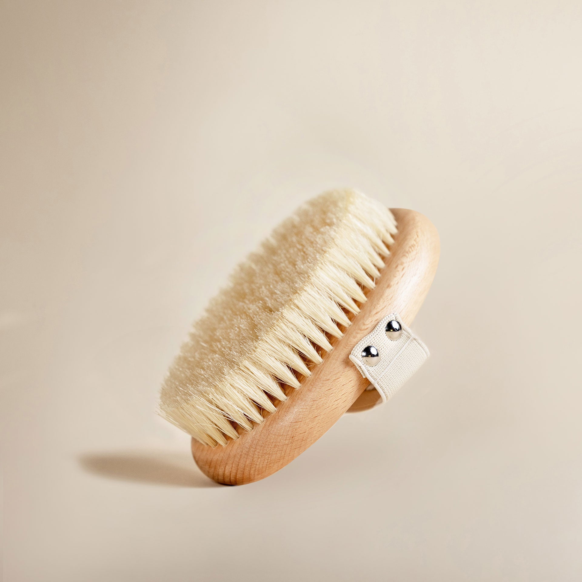 THE BODY BRUSH – De La Heart